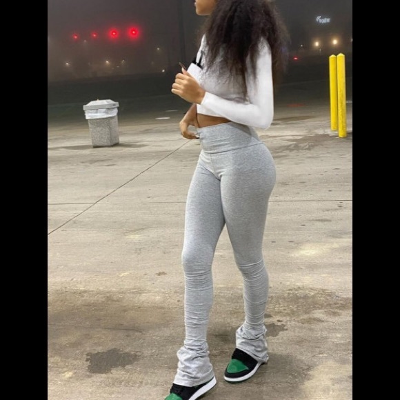 ‘OFFICIAL’ Graphic Print Long Sleeve Crop Top & Folding Leggings 2 Pc Outfit - Picture 3 of 3